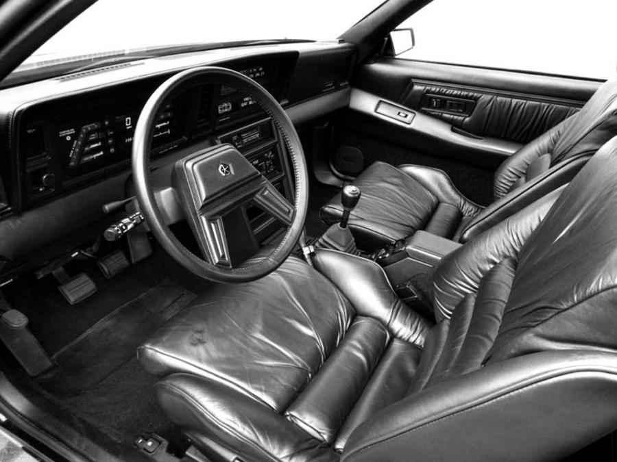  Chrysler Laser 1984 года  (фото 2 из 8)